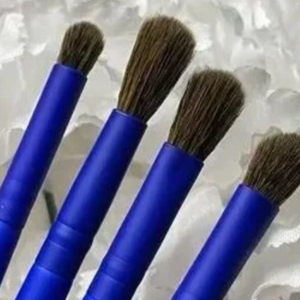 TRESLUCE BEAUTY By Becky G Like An Artista 4Pcs Brush Set - Picture 7 of 8